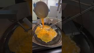 100人前の炒飯と焼きそばを作る巨大食品マシーン Huge fried rice & noodles machine that makes 100 servings チャーハン