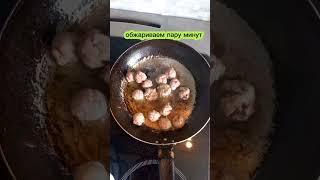 бомбически вкусные макароны с фрикадельками в томатоном соусе