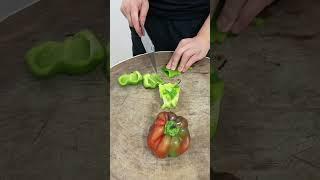 Green Capsicum cutting trick . Chinese style . #shrots #chefsufiyan #vairalvideo