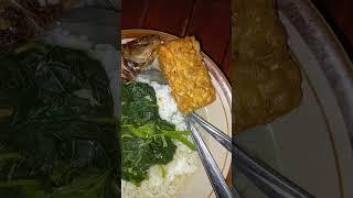 nasi sayur bayem ikan mujair sambal tempe goreng #warungbarokah #warunginspirasi