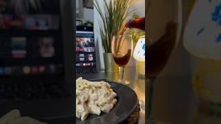 Itna creamy white sauce chicken pasta for a work from home dinner #shorts #youtubeshorts