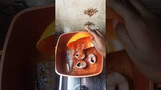 spaghetti and fish sauce #youtubemadeforyou #foodtrend #nigeriafood #foodviral #shortsvideo