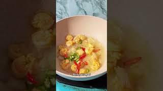 tumis udang dan sayur bayam campur kecambah