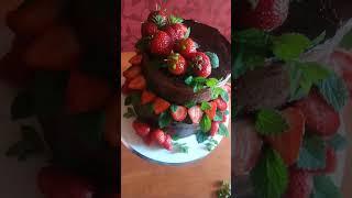 Торт на свято ❤️Прага з полуничкою #життявукраїні #food #cake #село